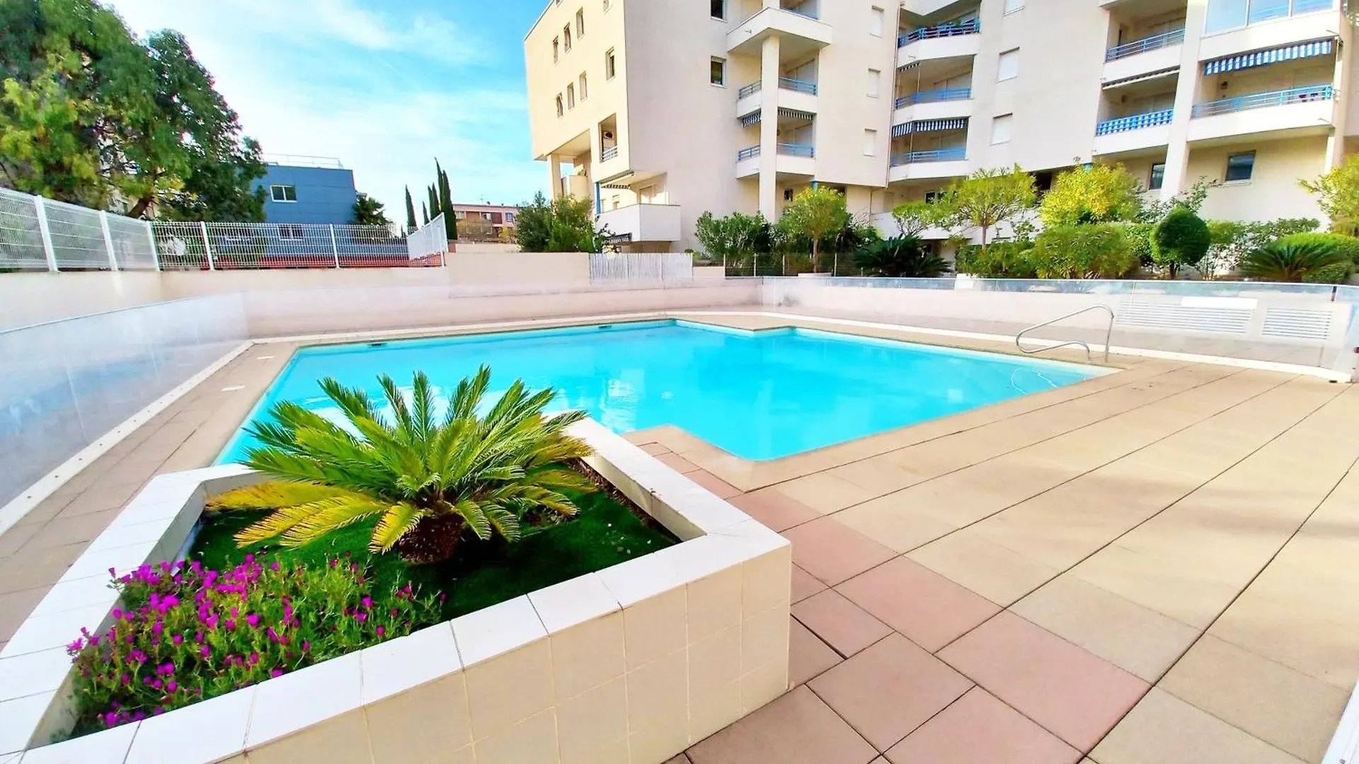 Apartment 500M De La Mer- 4Pers-Piscine-Parking-Wifi- Clim Frejus
